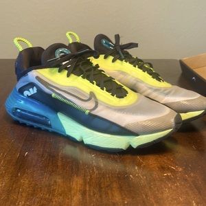 Air Max 2090 Volt Blue Mens Size 10.5 8/10 condition